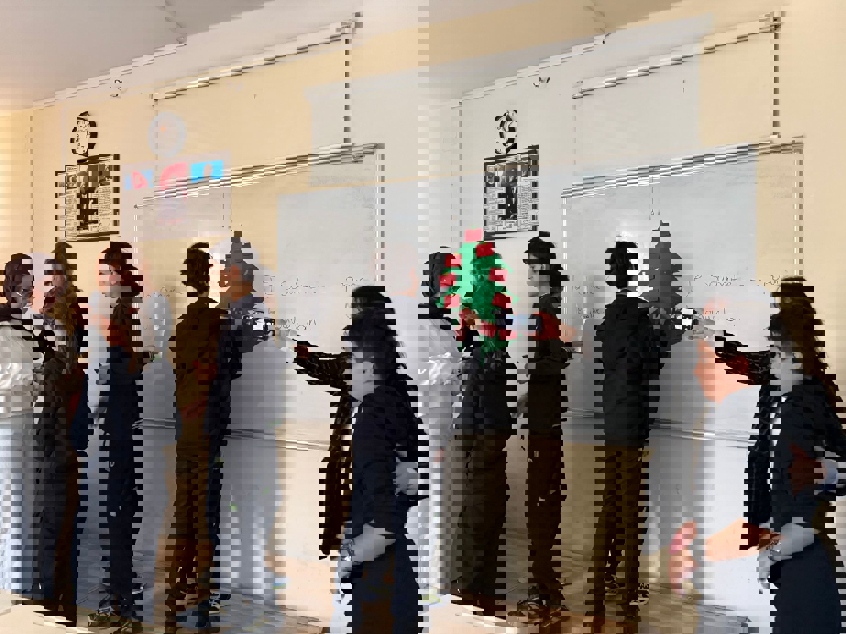 Özel Nesibe Aydın Okulları Gölbaşı Kampüsü 7. Sınıf Öğrencileri Fransız Dili Eğitimi Ana Bilim Dalı’nı Ziyaret Etti-1