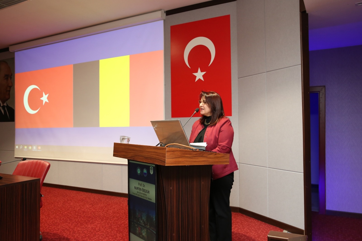 La conférence: « La bande dessinée belgo-française et les relations internationales»-1