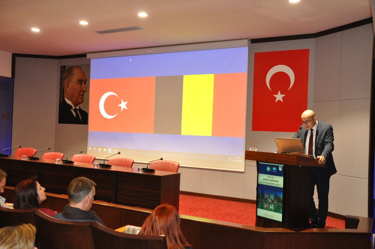 La conférence: « La bande dessinée belgo-française et les relations internationales»-1